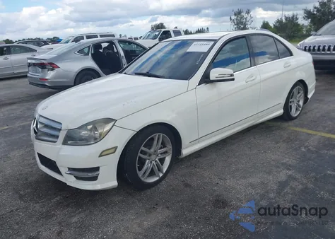 2013 Mercedes-Benz C 250 Sport from USA, damaged, VIN WDDGF4HB3DA775716